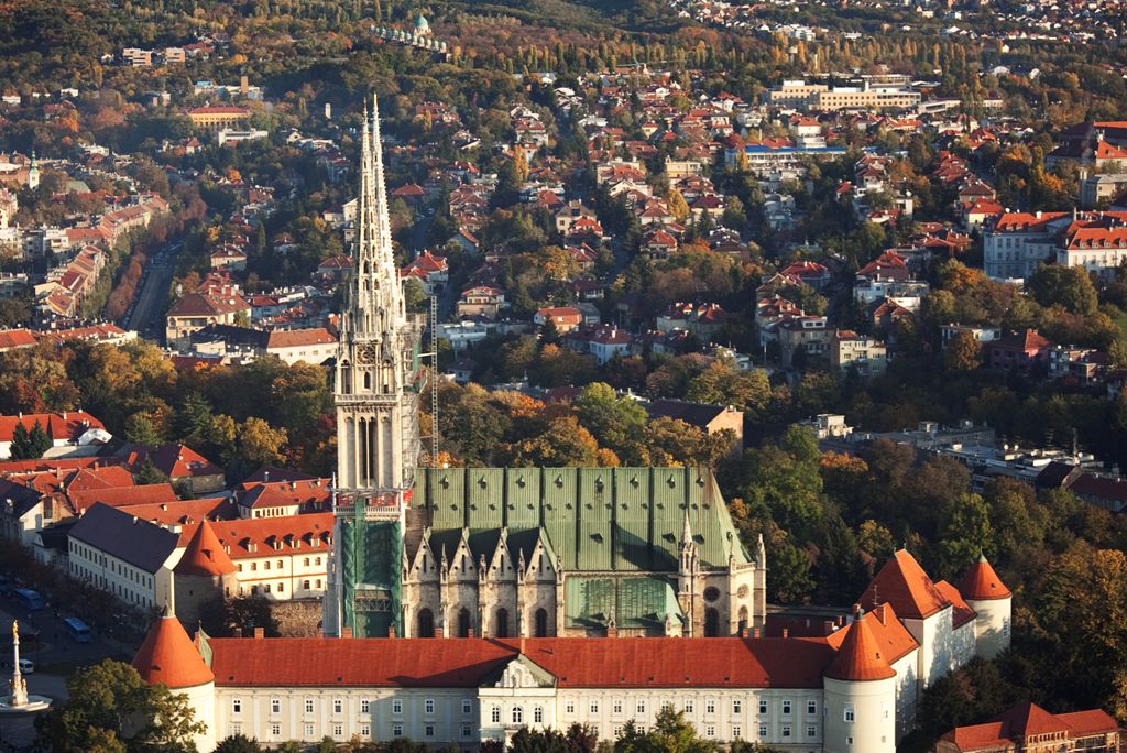 Zagreb cathedral (M Vrdoljak) - Zagreb Tourist Office